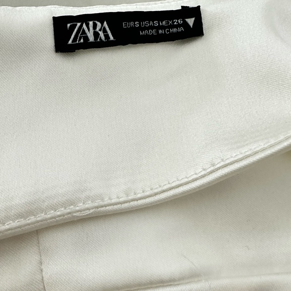 Zara Rose Appliqué White Crop Top - Picture 10 of 10